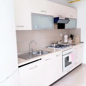 https://krleina-25-pineta.pula-hotels.org